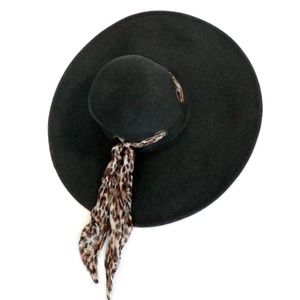 Large brimmed black paperbraid sun hat with leopard print tie